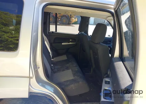 2009 Jeep Liberty Limited Edition из США, поврежденный, VIN 1J8GN58KX9W542311